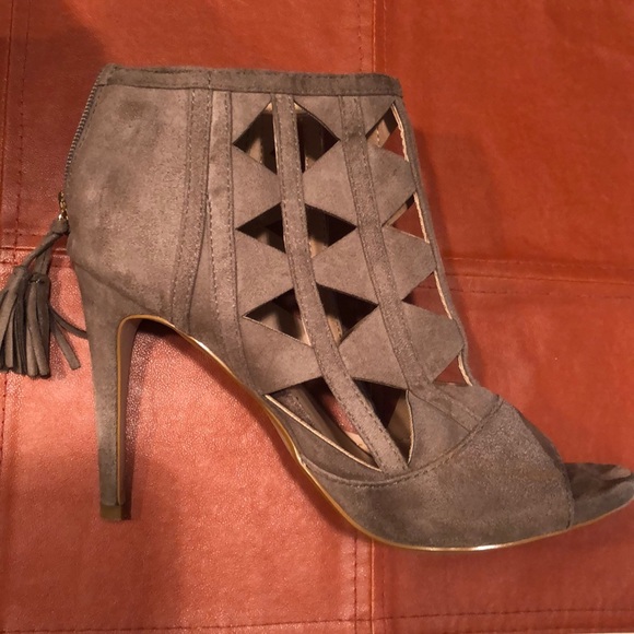 XOXO SHOES - Picture 4 of 5